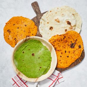 Placki do tortilli – z papryką, ze szpinakiem i pszenne (fot. Maciej Niemojewski)