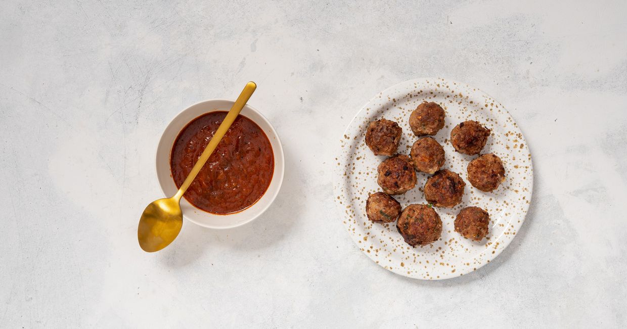 Wytrawne klopsy z sosem pomidorowym (fot. Martyna Cybuch)