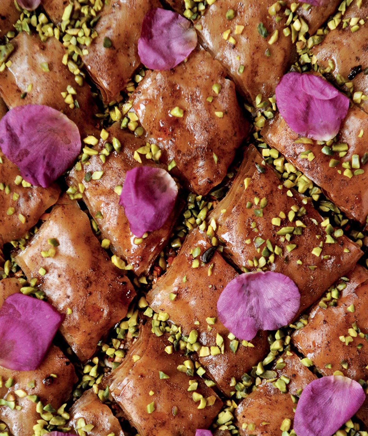 Baklava różana z płatkami róży, pistacjami – przepis