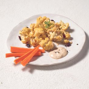 Prosty przepis na danie z pieczonym kalafiorem w curry (fot. Jakub Stanek)