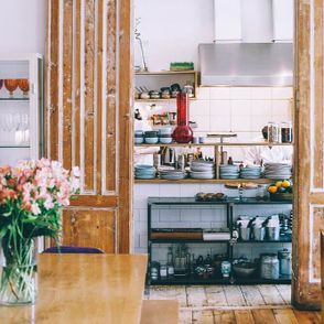 Wnętrze domowej restauracji (fot. Orlova Maria)