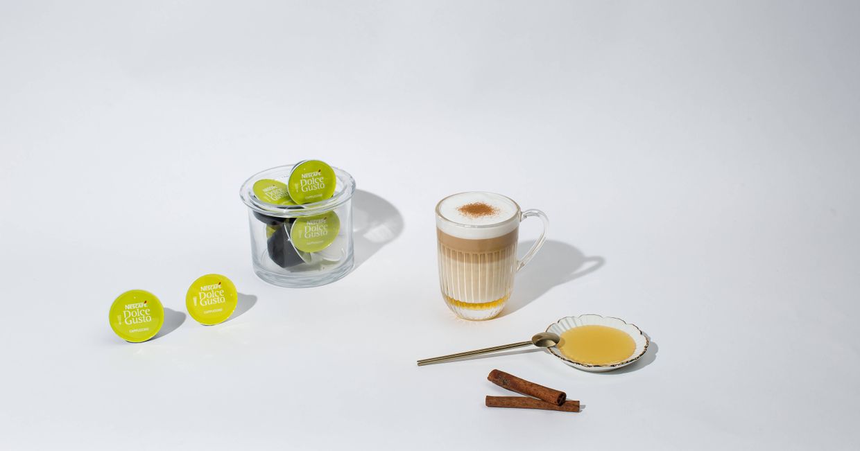 Latte macchiato z miodem i cynamonem