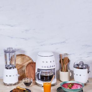 Toster, mikser, wyciskarka do cytryny marki SMEG (fot. Maciek Niemojewski)