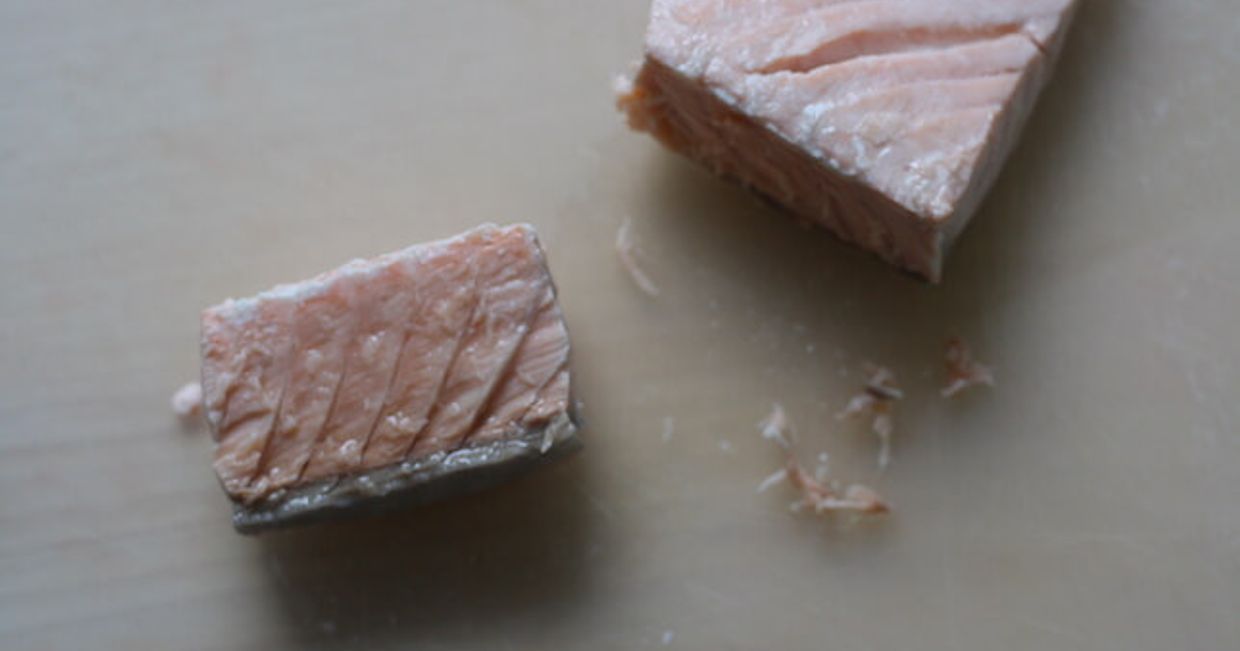 Łosoś wolno gotowany.