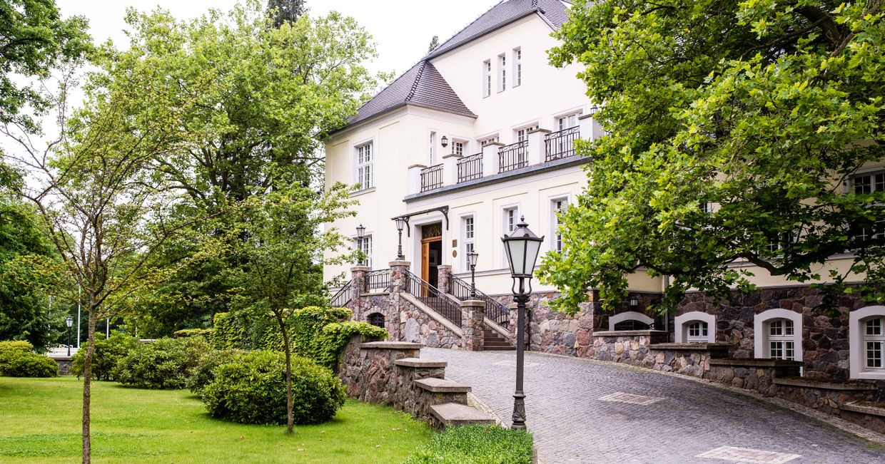 Pałac Ciekocinko – hotel butikowy z restauracją 1906 Gourmet Restaurant