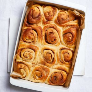 Cynamonowe bułeczki o korzennym aromacie (fot. Maciek Niemojewski)