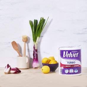 Batk kuchenny z cytrynami, cebulą, cykorią i opakowaniem papieru kuchennego Velvet
