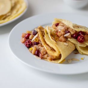 naleśniki ryżowe z jabłkami, naleśniki bezglutenowe, placki bez glutenu, placki, naleśniki z mąki ryżowej, naleśniki z jabłkami, prażone jabłka