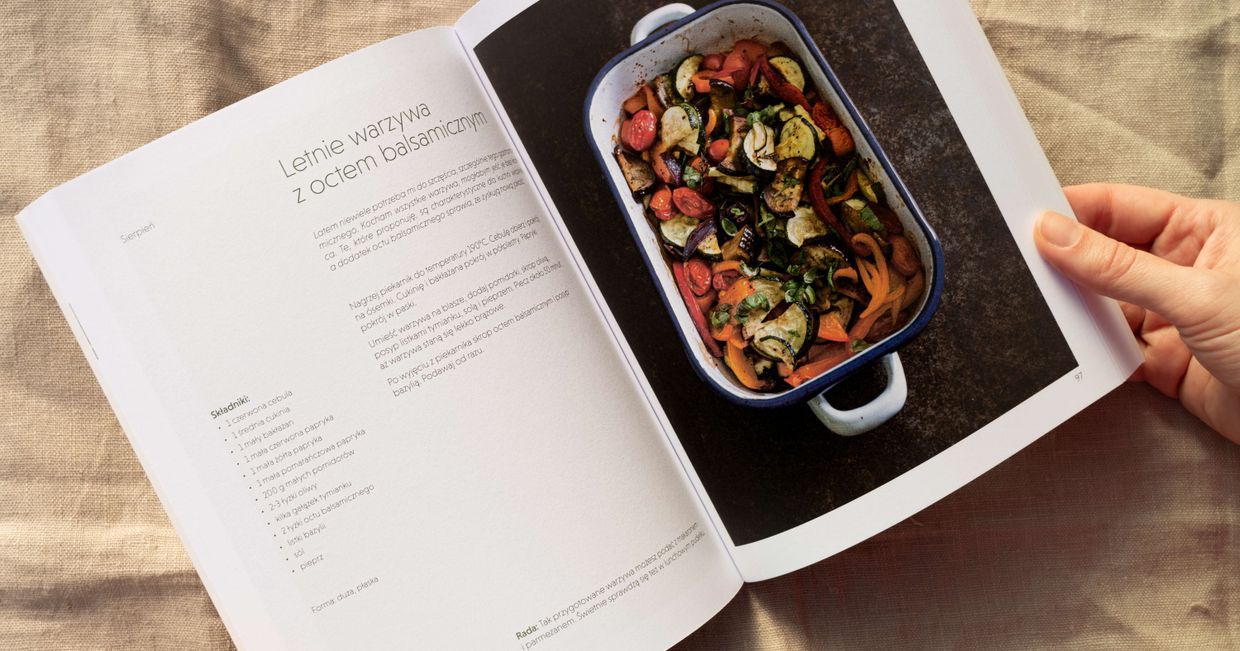 „Forma obfitości. Idealnie, zdrowo, sezonowo” i przepis na letnie pieczone warzywa (fot. Martyna Cybuch)